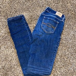 Abercrombie & Fitch Distressed Skinny Jeans